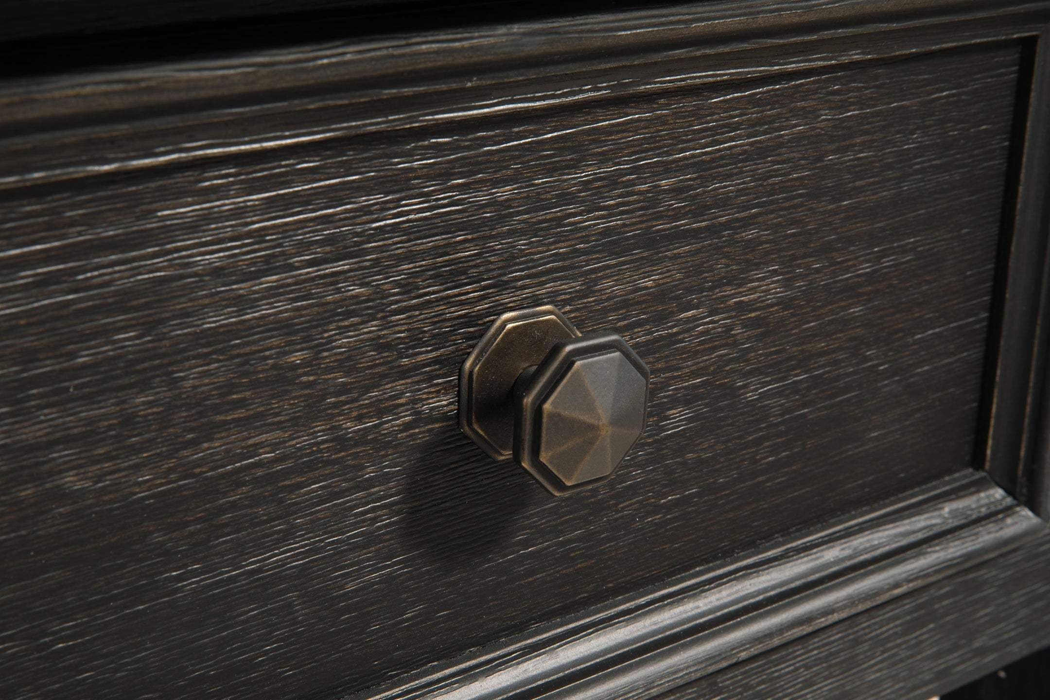 Tyler Creek End Table - Grayish Brown/Black