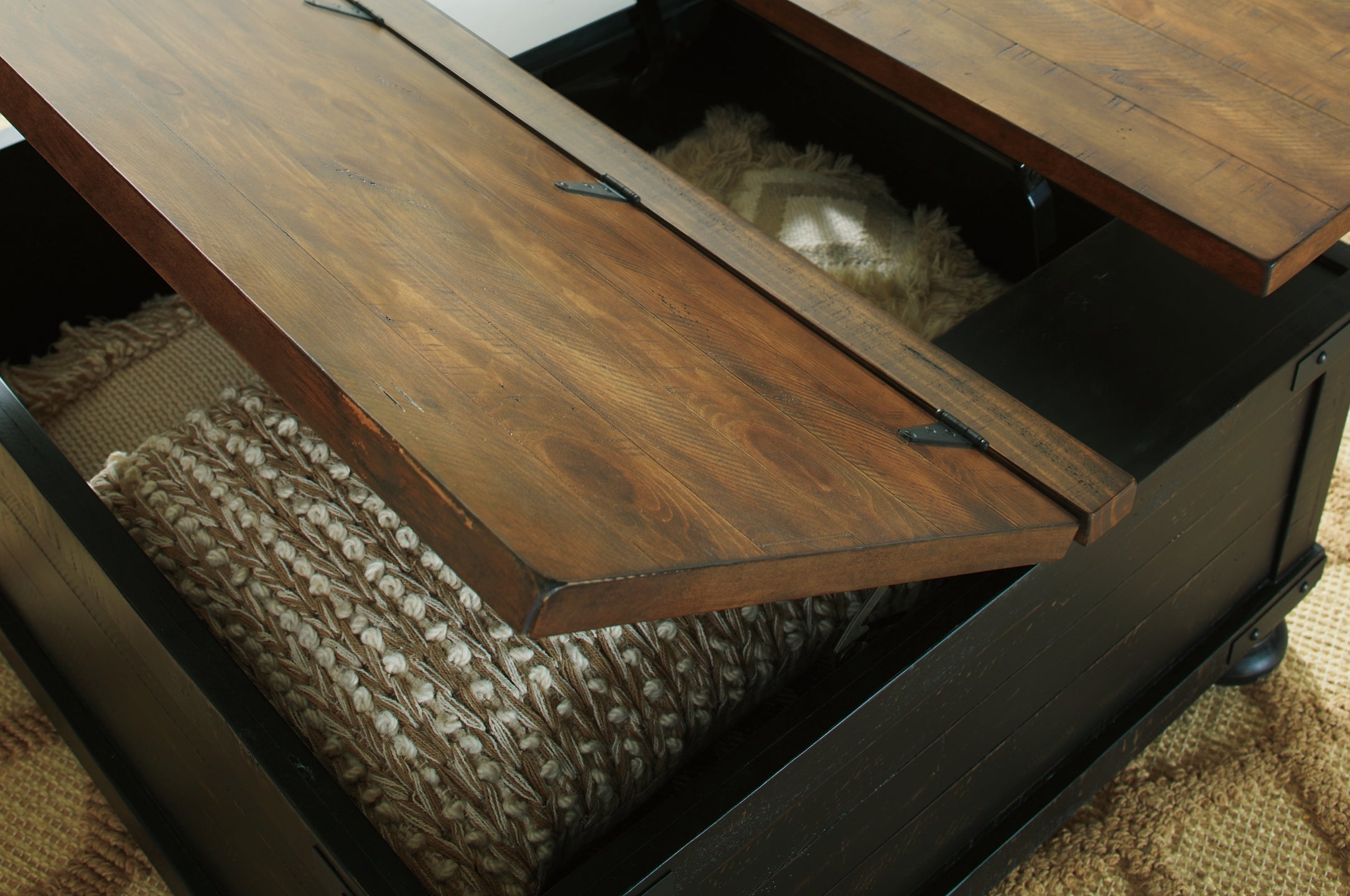 Valebeck Lift Top Coffee Table - Black/Brown