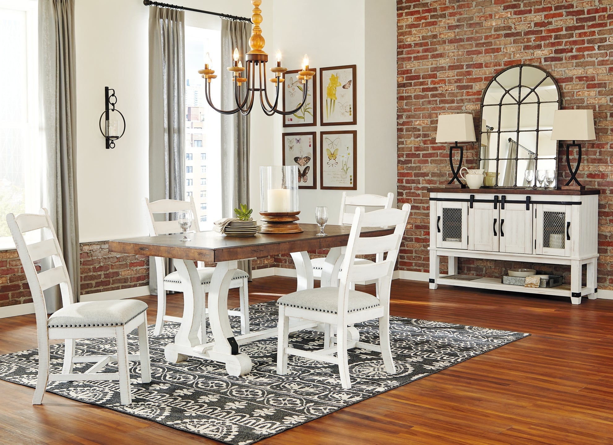 Valebeck Table