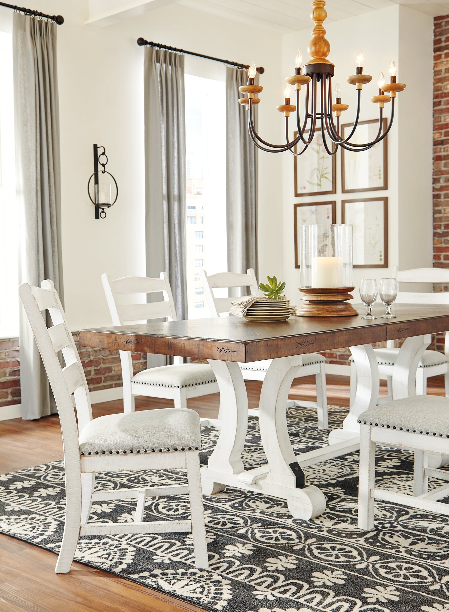 Valebeck Table