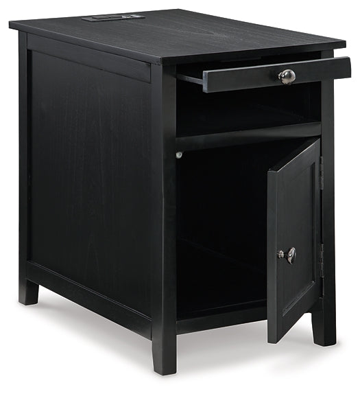 Treytown Chairside End Table - Black