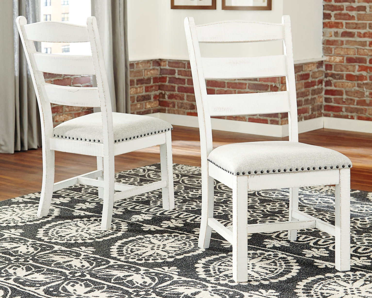 Valebeck 9-Pc Dining Set
