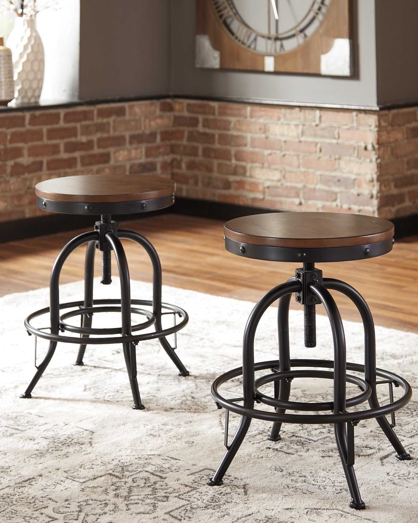 Valebeck 5-Pc Counter Height Dining Set