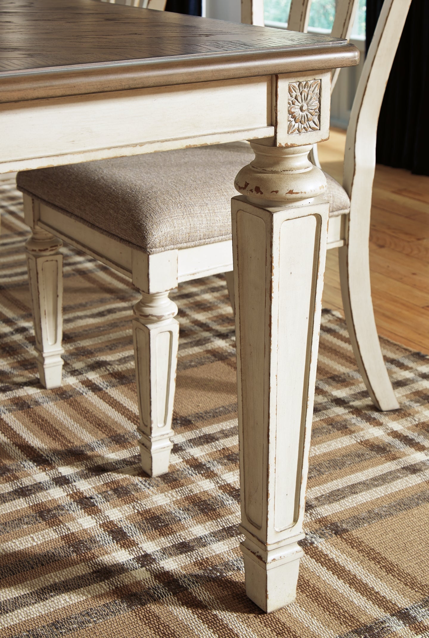 Realyn 9-Pc Dining Set