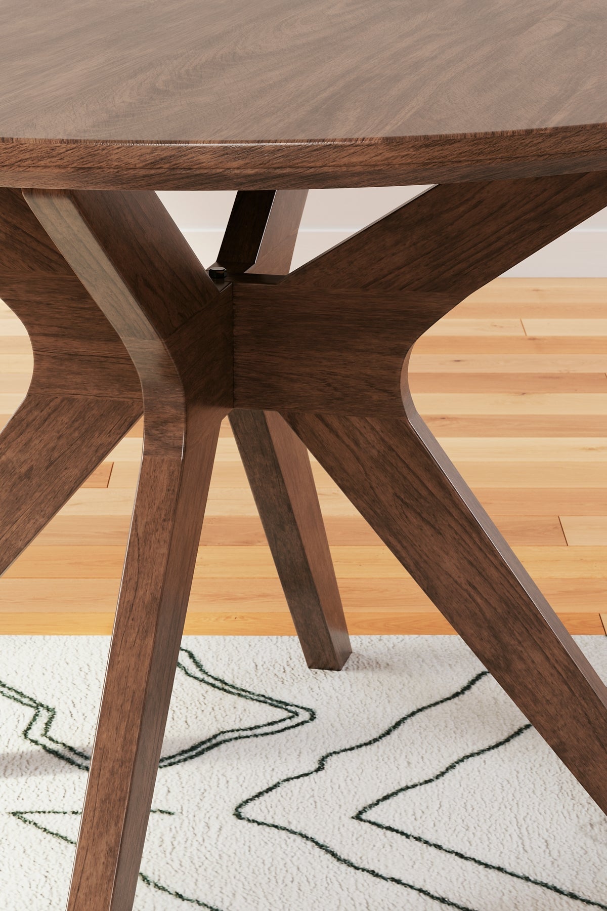 Lyncott Table
