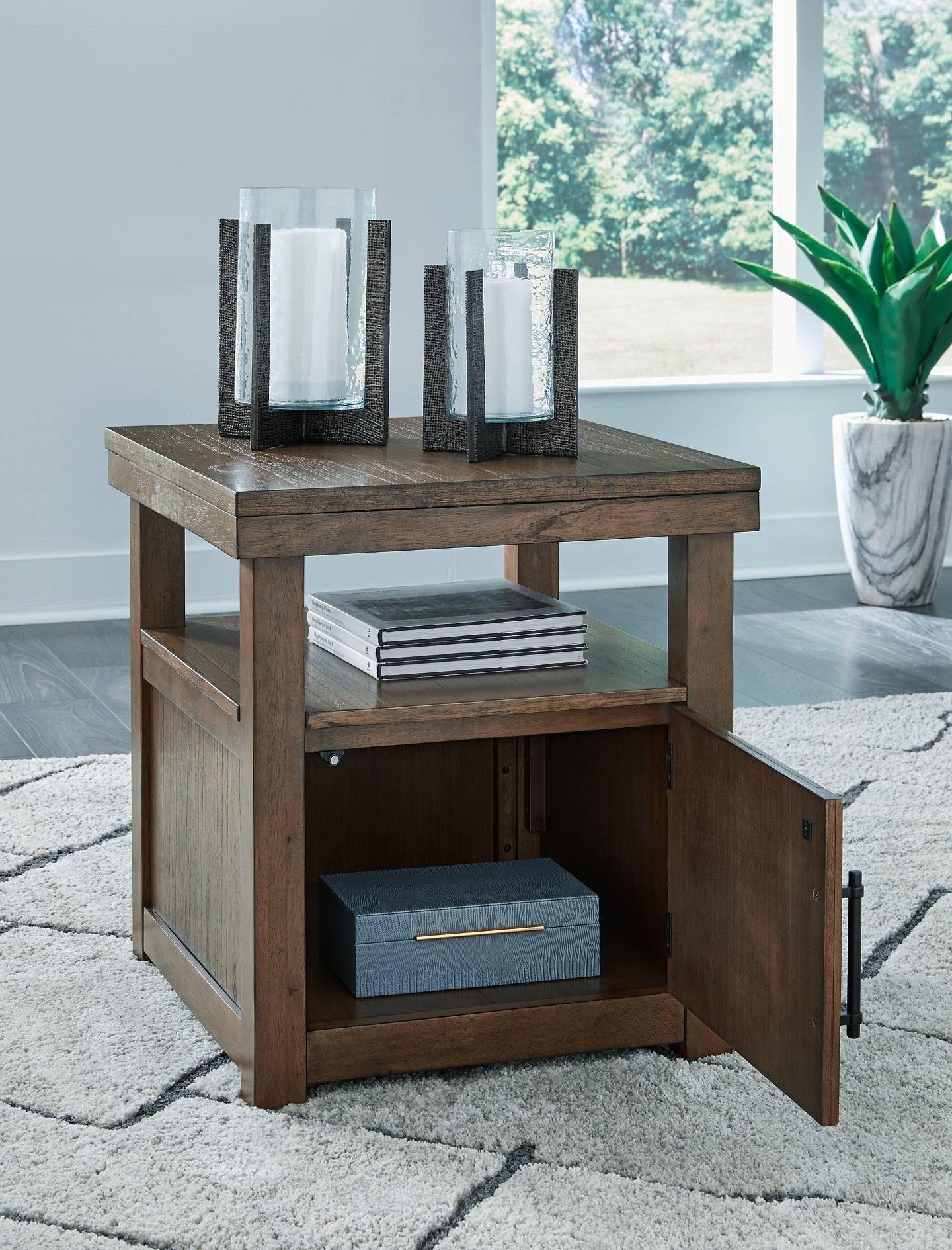 Boardernest End Table - Brown