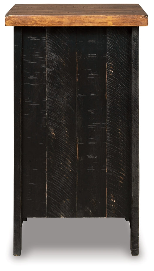 Valebeck Chairside End Table - Black/Brown