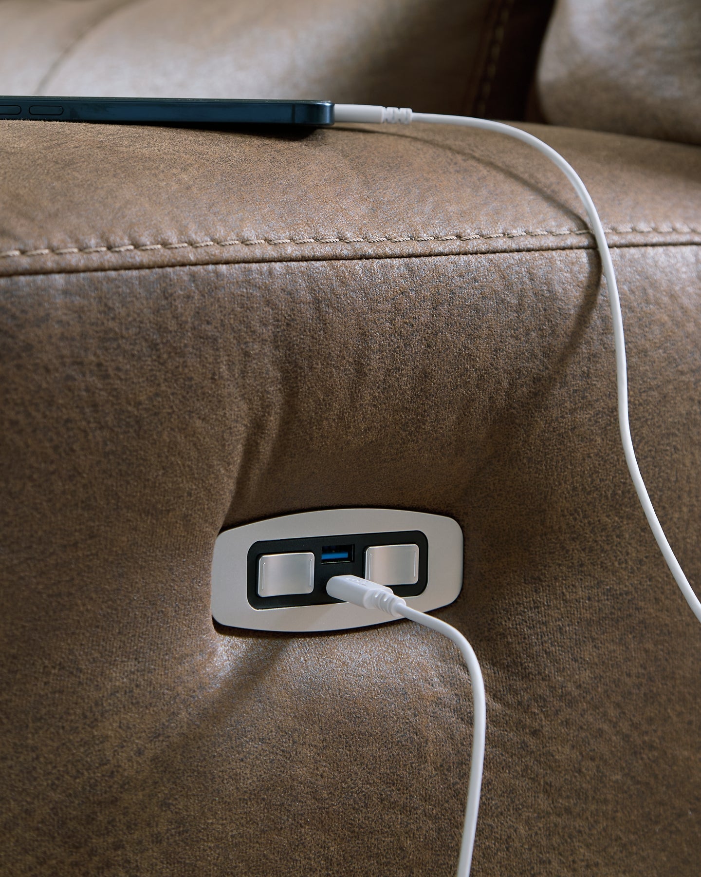 Beckley Place PWR Recliner/ADJ Headrest