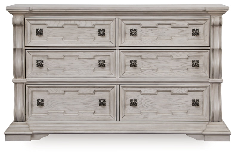 Bruchandi Dresser