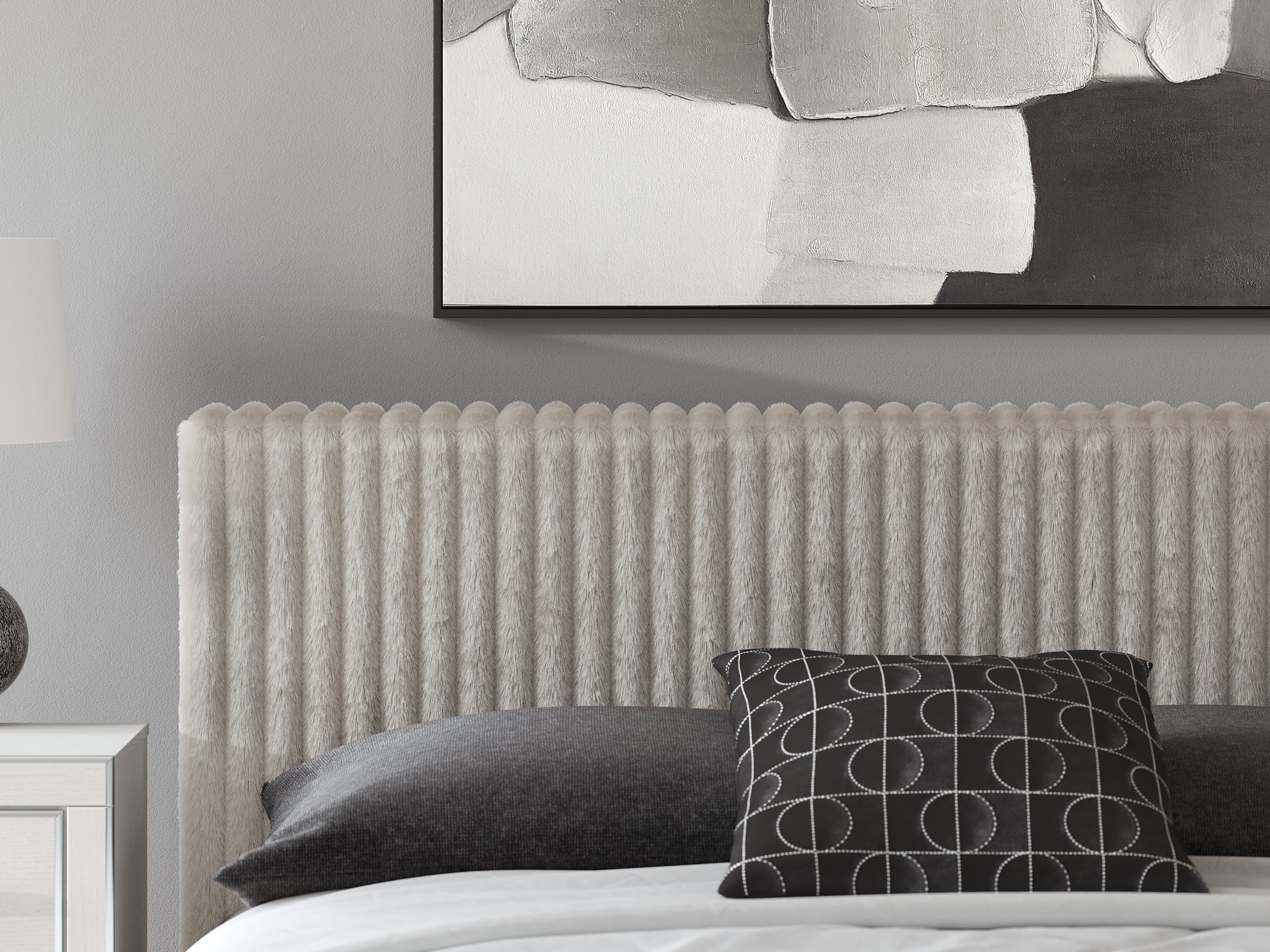 Zuraleus Queen Upholstered Bed