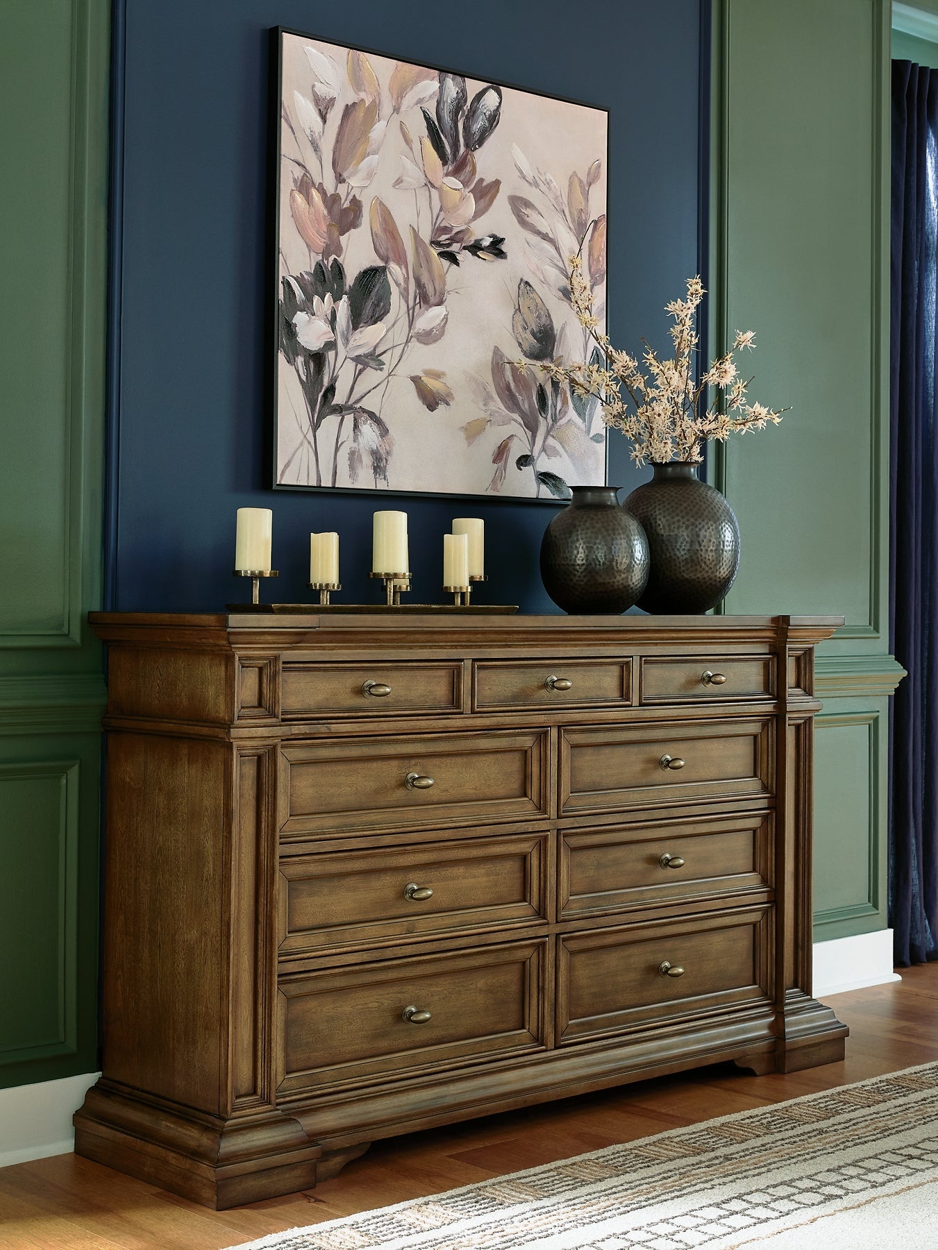 Frantanna Dresser
