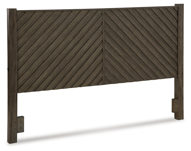 Arkenton King Panel Bed with Mirrored Dresser