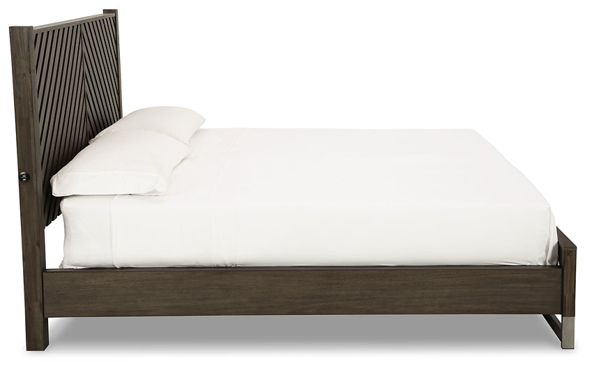 Arkenton California King Panel Bed with Mirrored Dresser