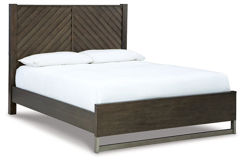 Arkenton Queen Panel Bed with Mirrored Dresser