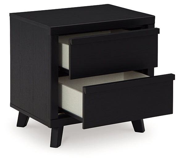 Danziar Queen Panel Headboard with Mirrored Dresser and Nightstand