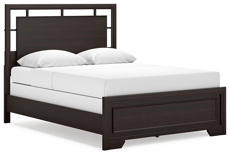 Covetown Queen Panel Bed with Mirrored Dresser and Chest