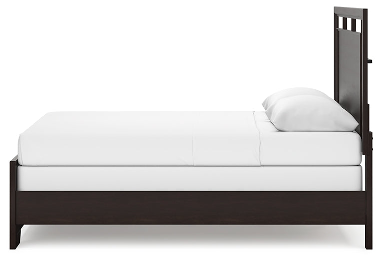 Covetown Queen Panel Bed with Mirrored Dresser and Chest