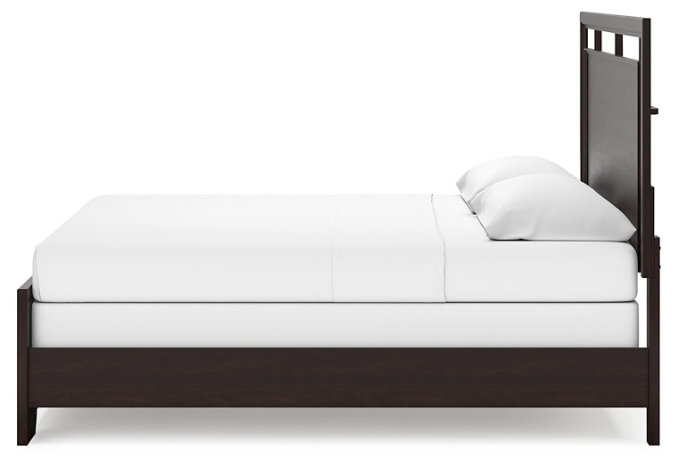 Covetown King Panel Bed with Mirrored Dresser and Chest