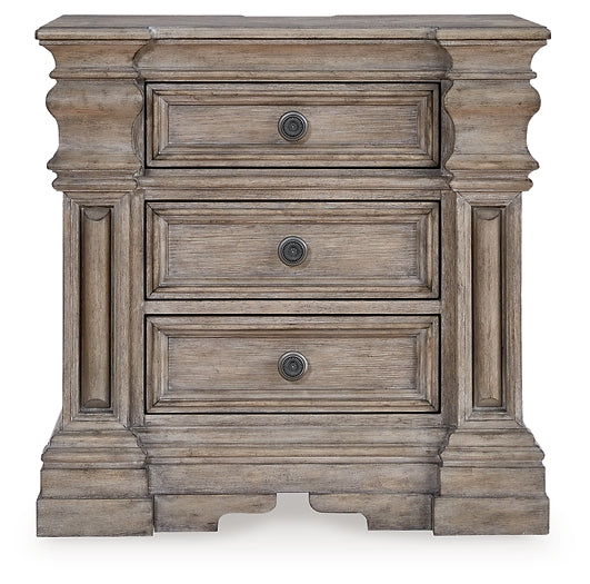 Blairhurst California King Panel Bed with Mirrored Dresser and Nightstand