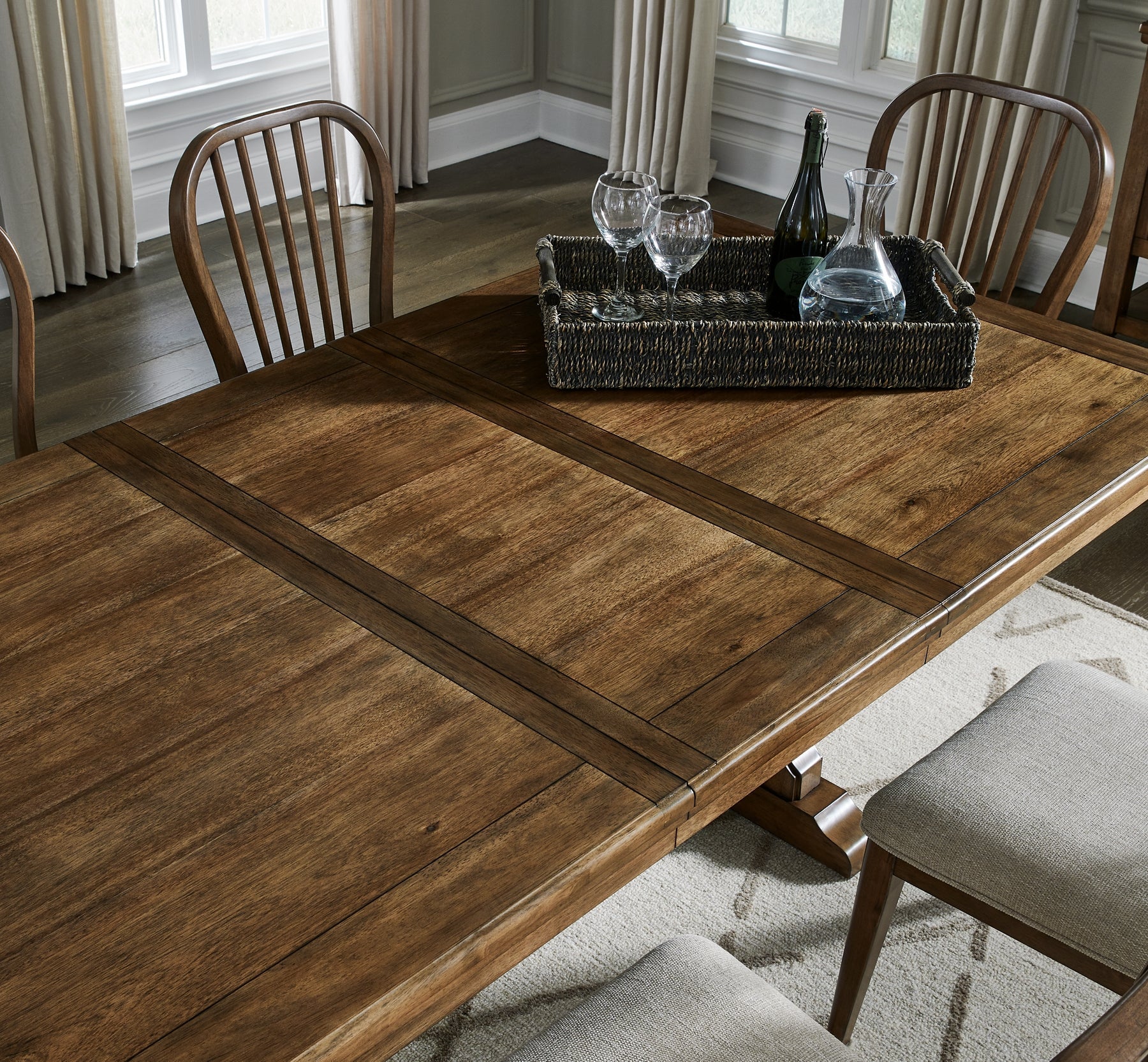 Sturlayne 7-Pc Dining Set