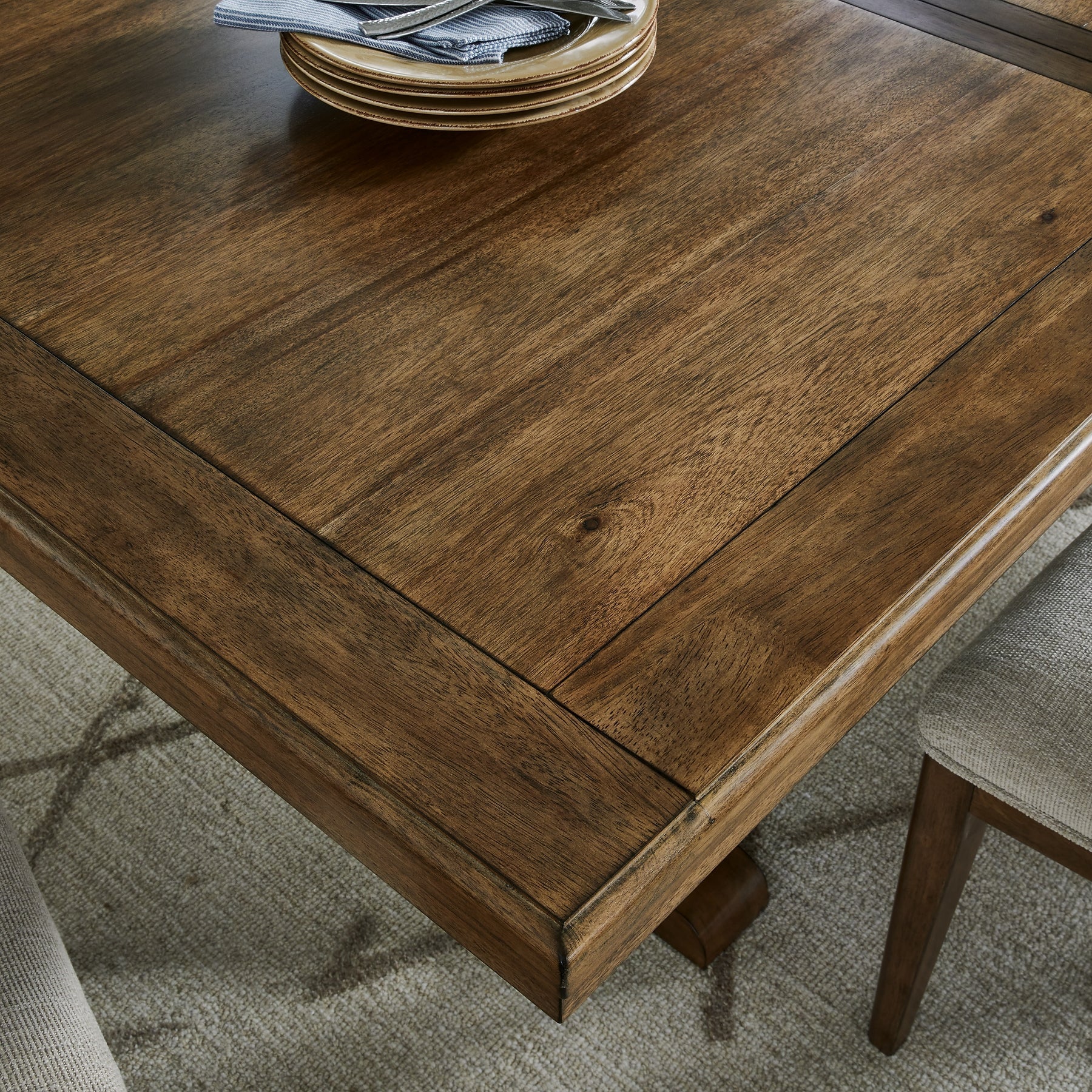 Sturlayne 9-Pc Dining Set