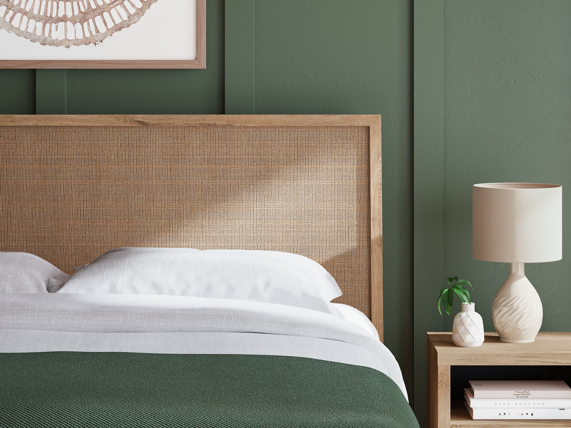 Cielden King Panel Bed with Mirrored Dresser