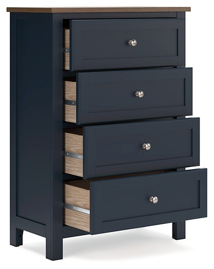 Landocken Full Panel Headboard with Mirrored Dresser and Chest