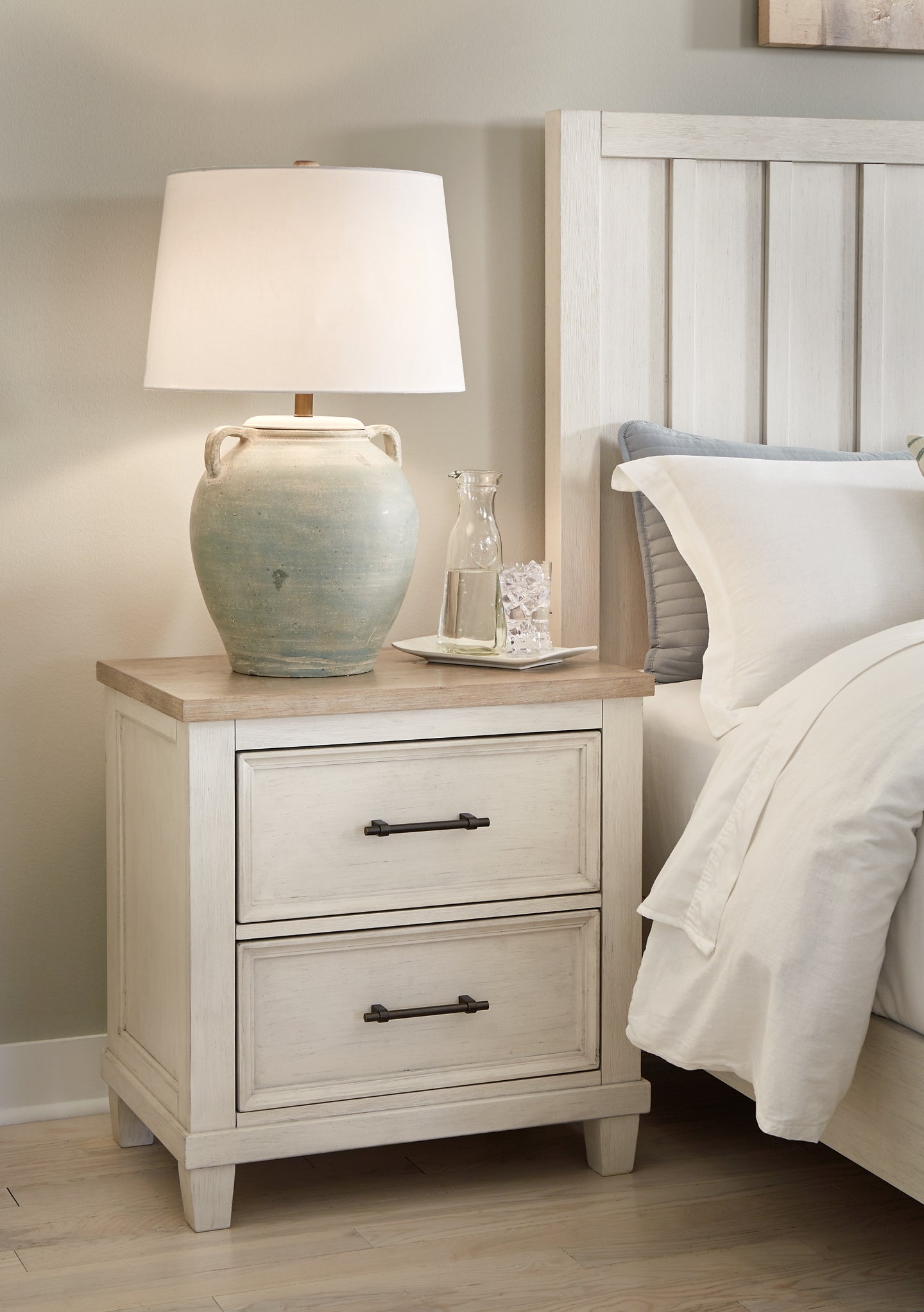 Shaybrock California King Panel Bed with Mirrored Dresser, Chest and Nightstand