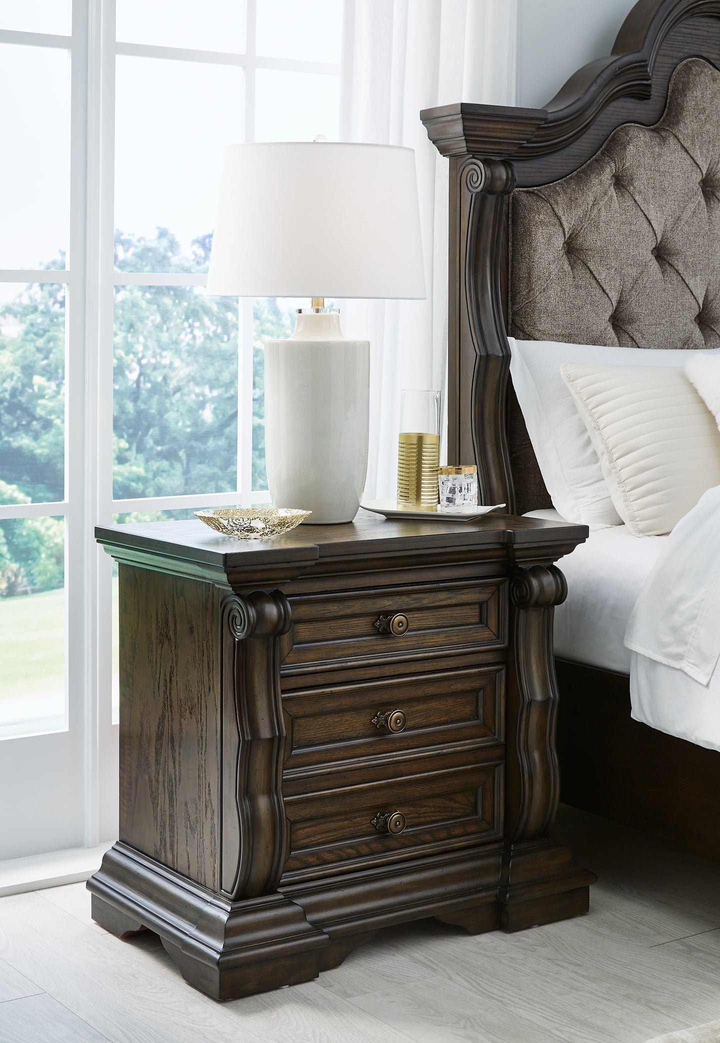 Maylee King Canopy Bed with Mirrored Dresser, Chest and Nightstand