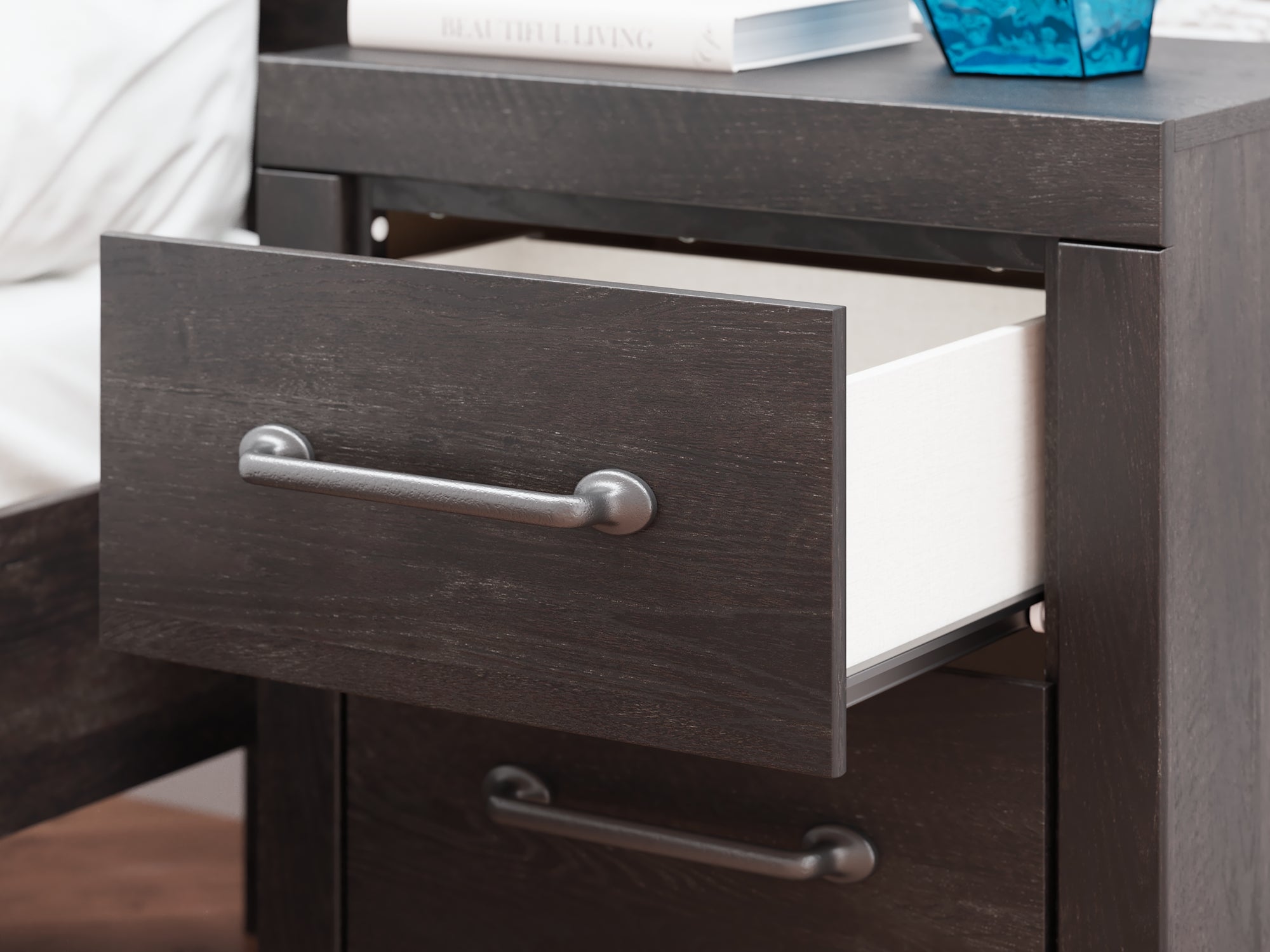 Hollivern King Panel Bed with Mirrored Dresser and Nightstand
