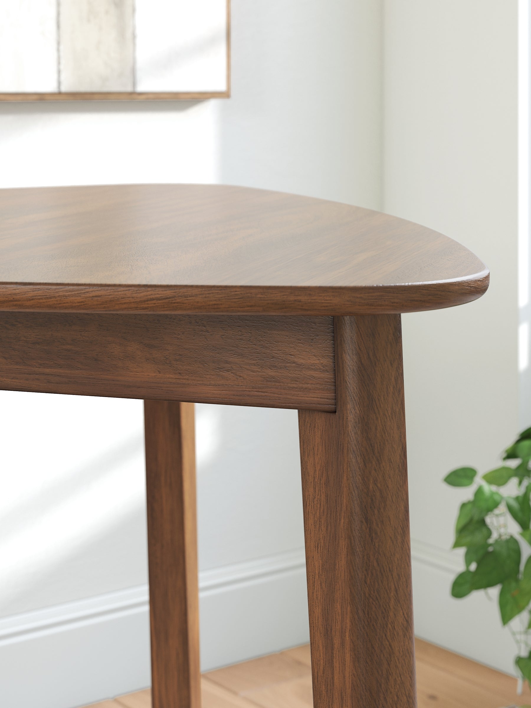 Tameride Triangle Table