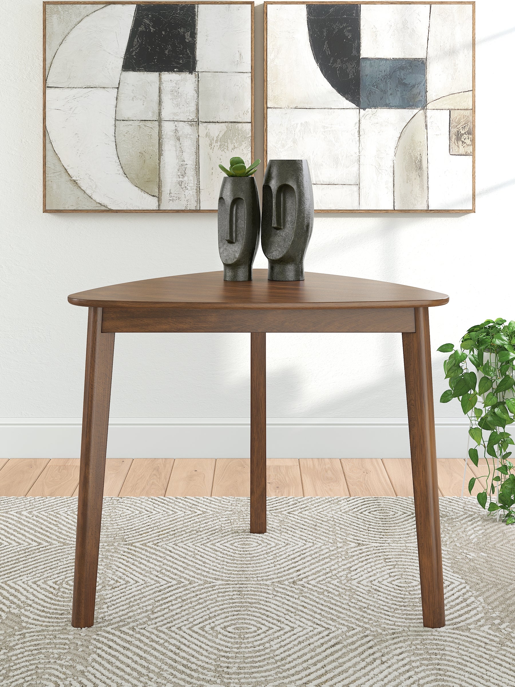 Tameride Triangle Table