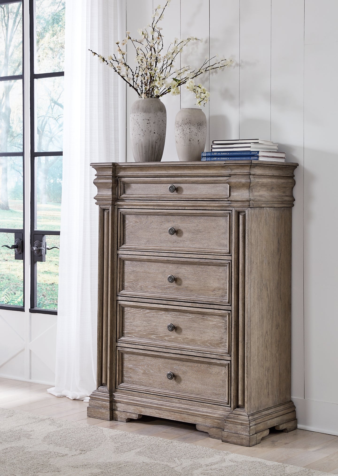 Blairhurst California King Panel Bed with Mirrored Dresser and Chest