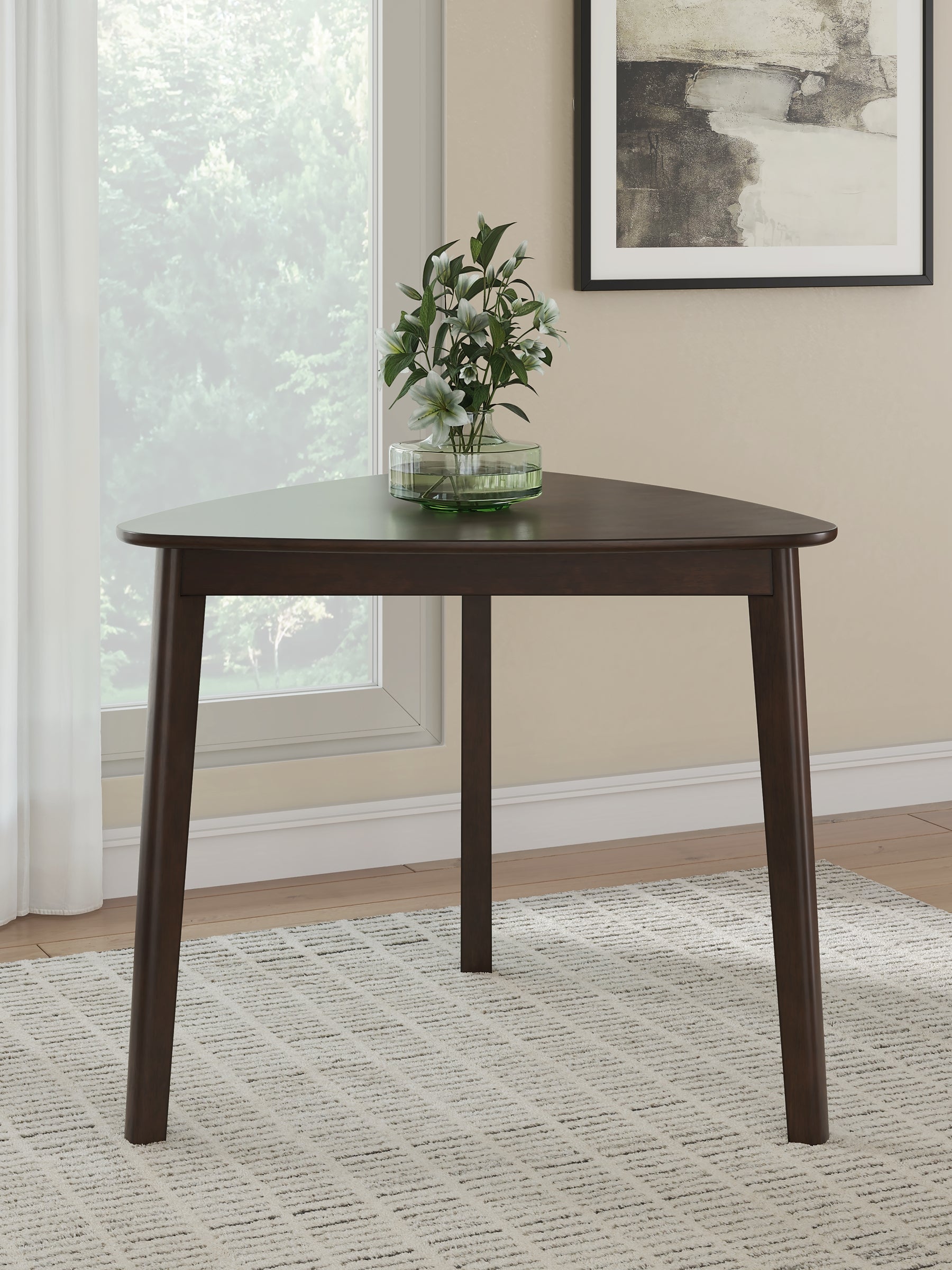 Mallenette Triangle Table