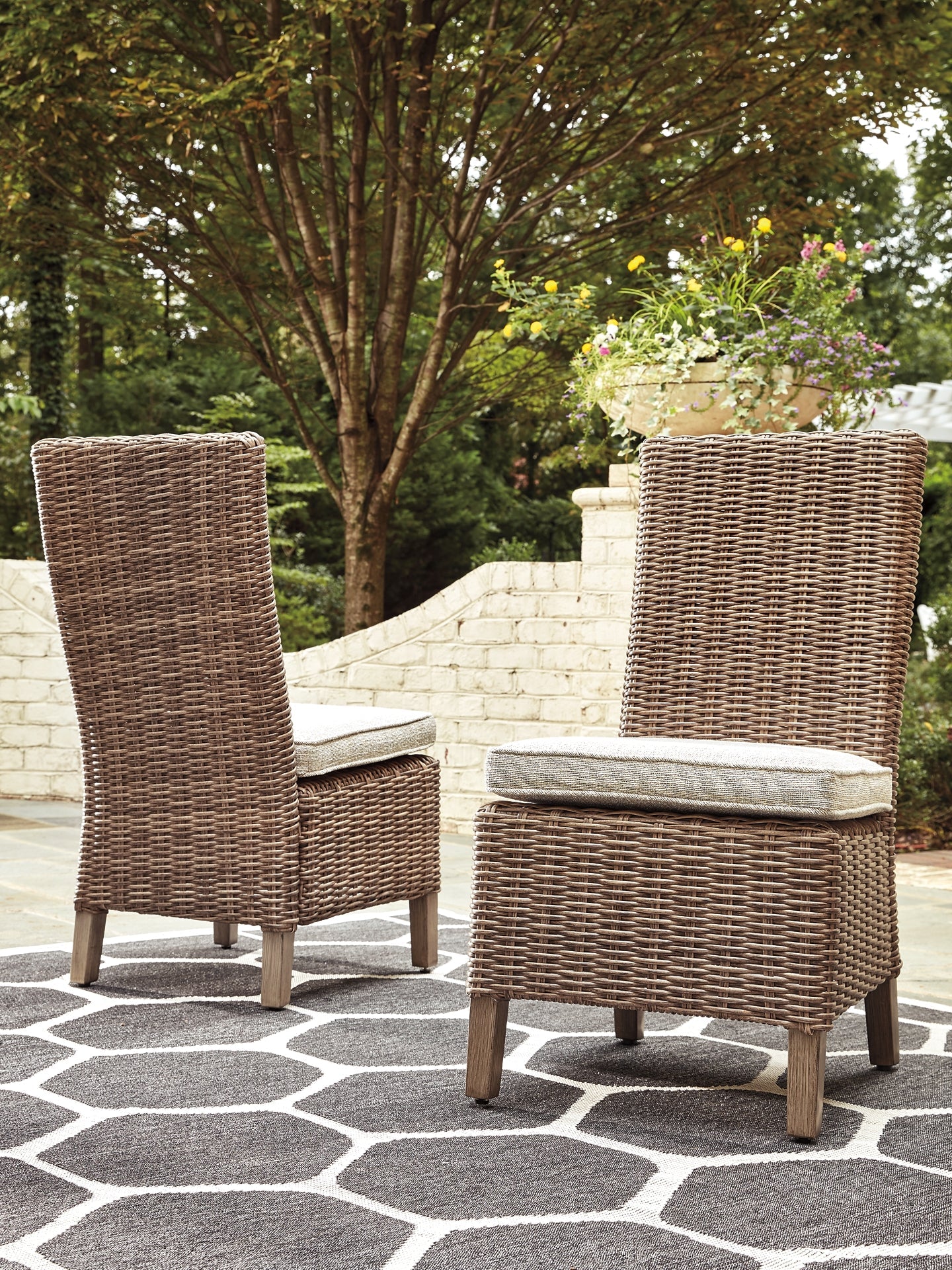 Beachcroft Side Chair with Cushion (2/CN)