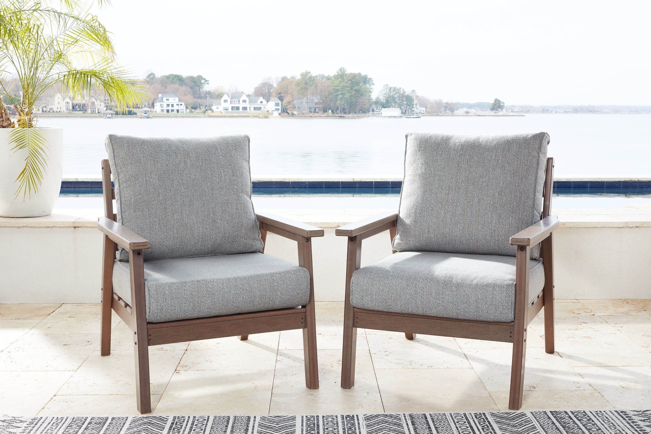 Emmeline Lounge Chair w/Cushion (2/CN)