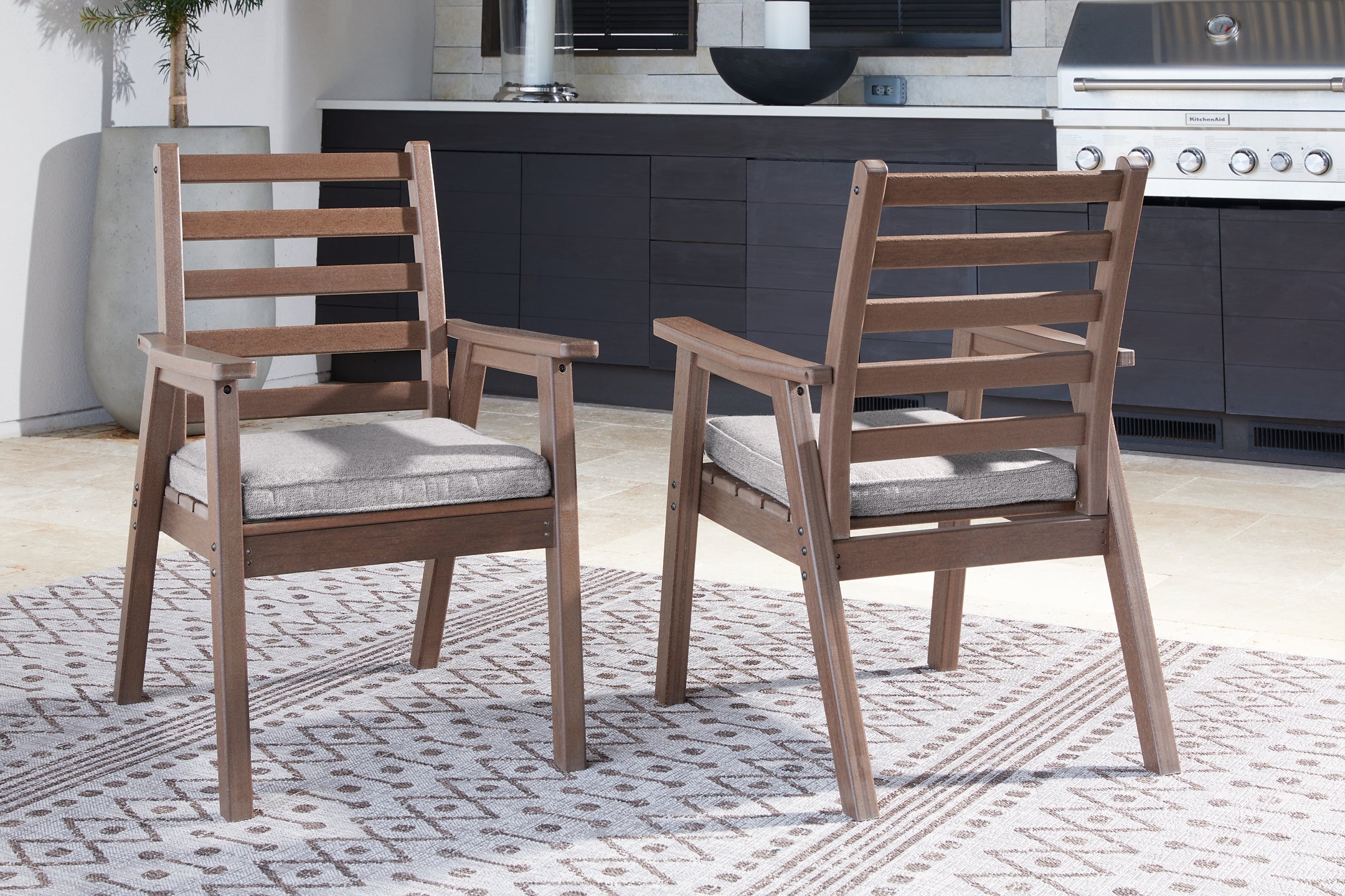 Emmeline Arm Chair With Cushion (2/CN)