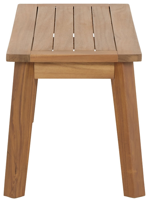 Janiyah Bench