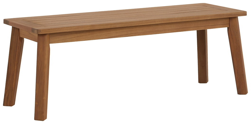 Janiyah Bench